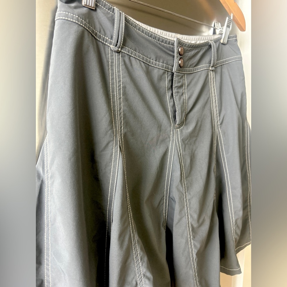 Athleta Gray Skort Skirt Shorts Built In Stretch Size 10 - Picture 3 of 8